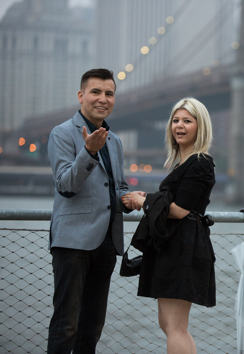 [marriage proposal by Brookyn Bridge]– photo[6]