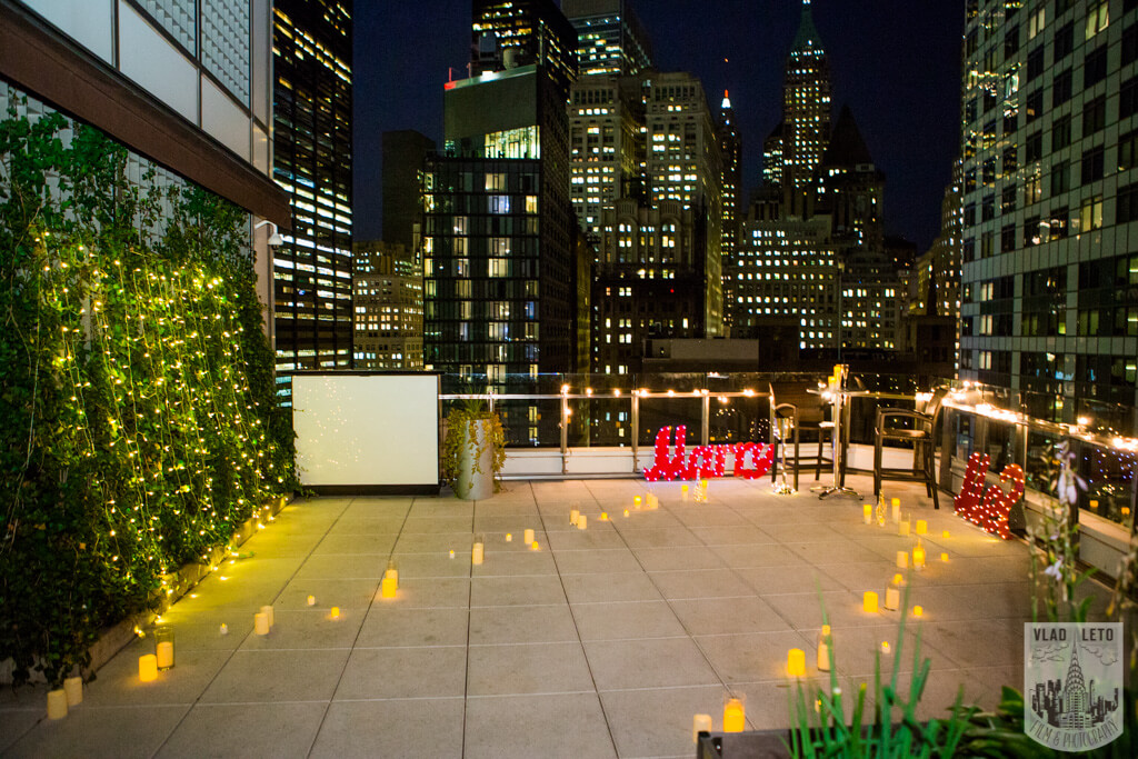 Private rooftop proposal NYC. Photographer Vlad Leto