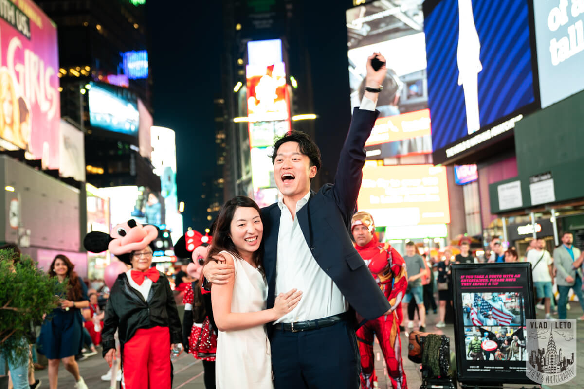 Photographer captured proposal of Japanese couple on Times square