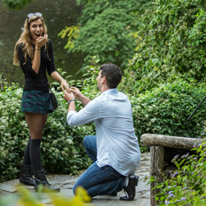 Proposal in Shakespeare Garden at Central Park (Pj an Raz)