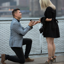 marriage proposal by Brookyn Bridge