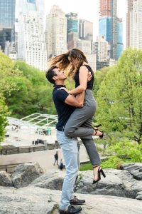Engagement photographer in NYC